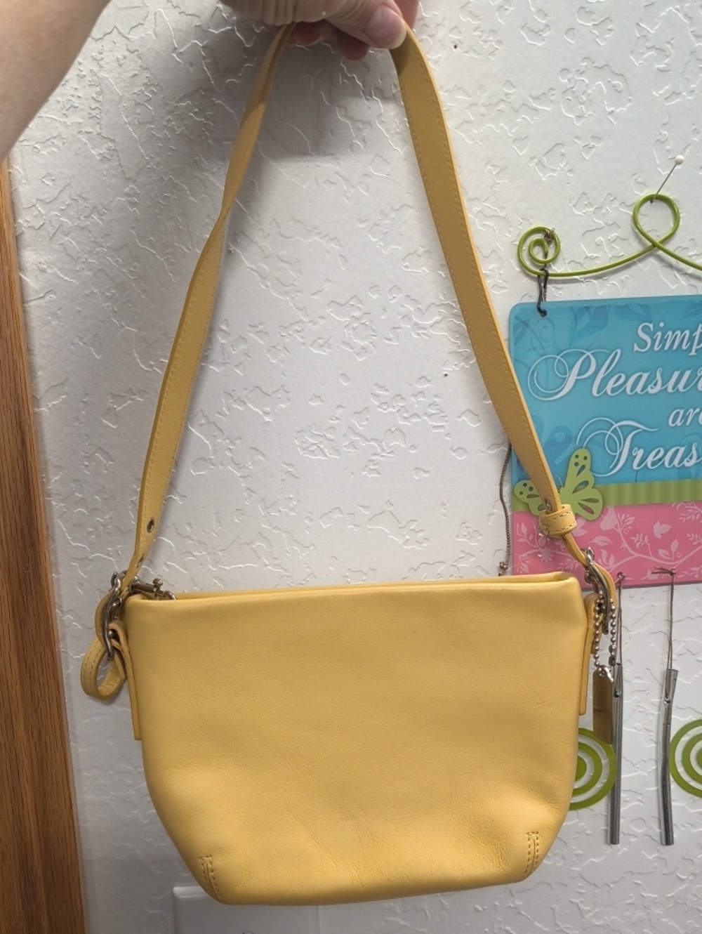 Coach Cream Shoulder Hand Bag - Picture 17 of 17